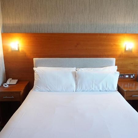 The Park Hotel Sefton Екстериор снимка