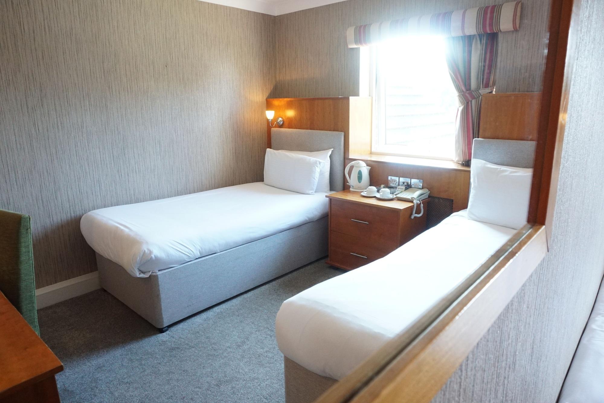 The Park Hotel Sefton Екстериор снимка