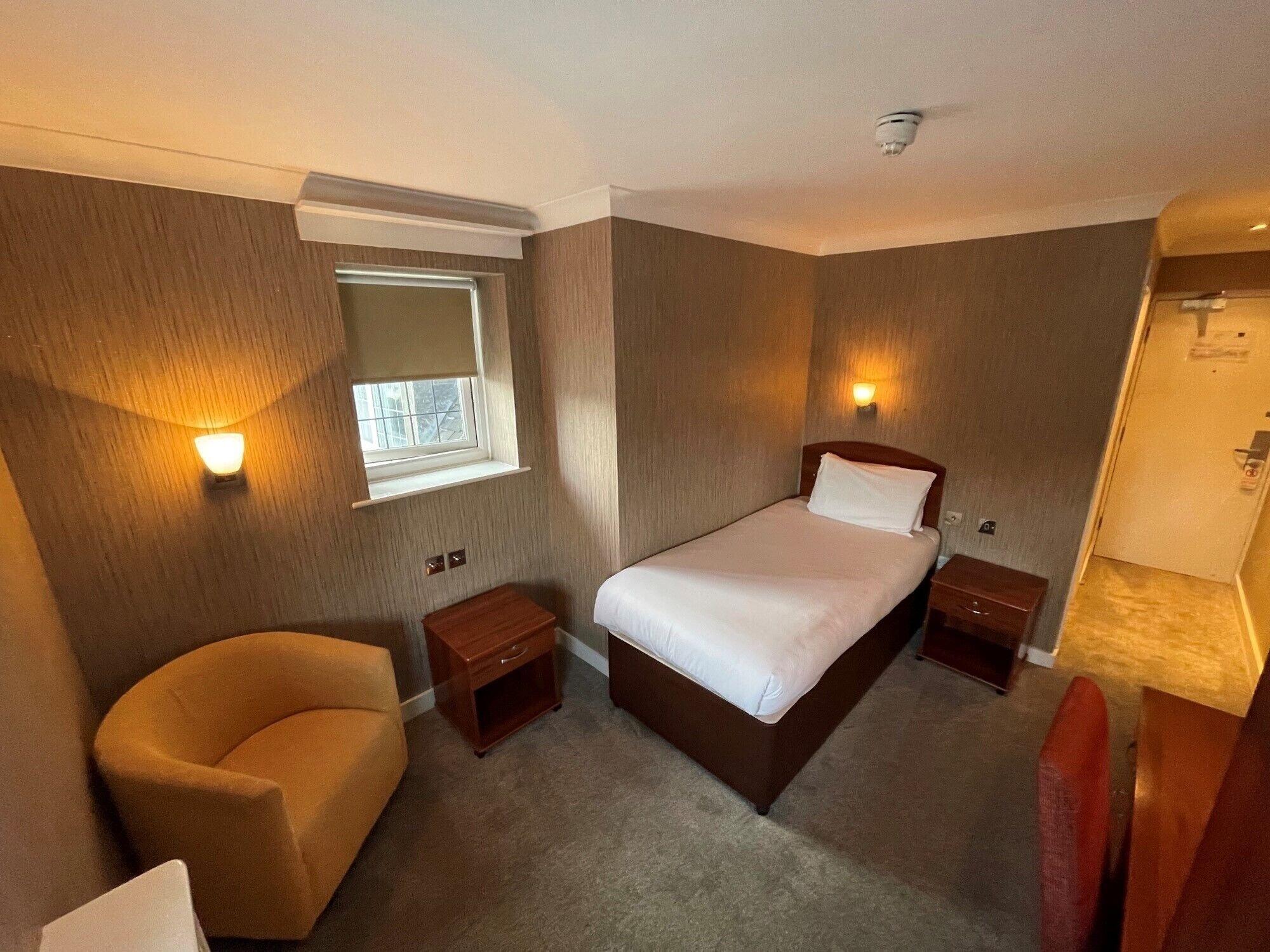 The Park Hotel Sefton Екстериор снимка