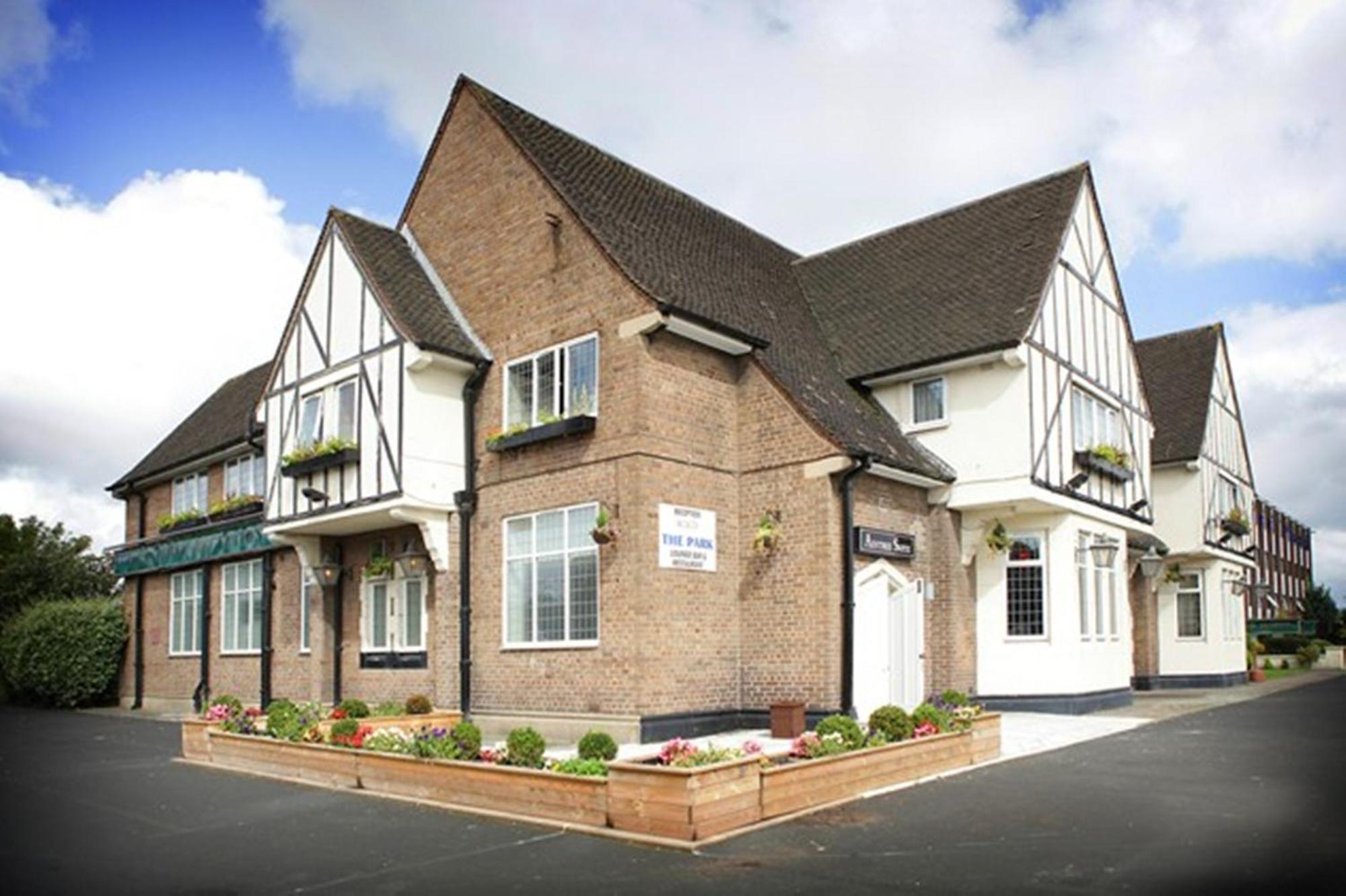 The Park Hotel Sefton Екстериор снимка