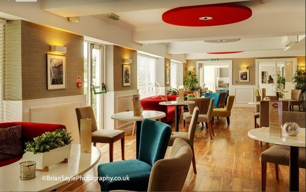 The Park Hotel Sefton Екстериор снимка
