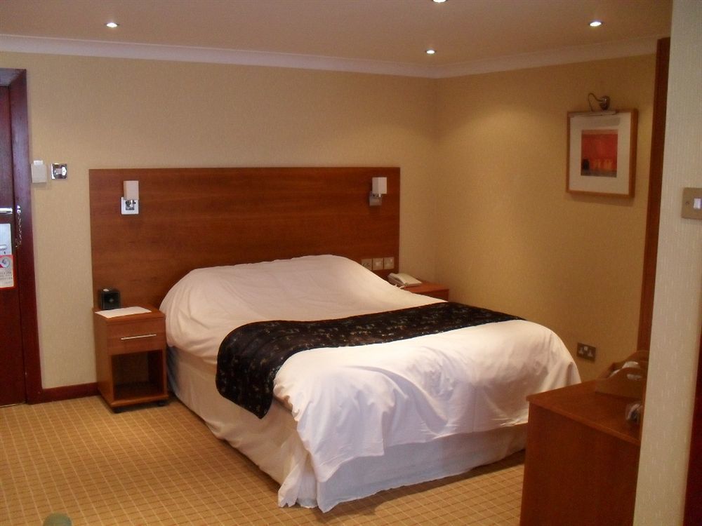 The Park Hotel Sefton Екстериор снимка