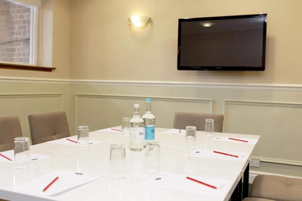 The Park Hotel Sefton Екстериор снимка