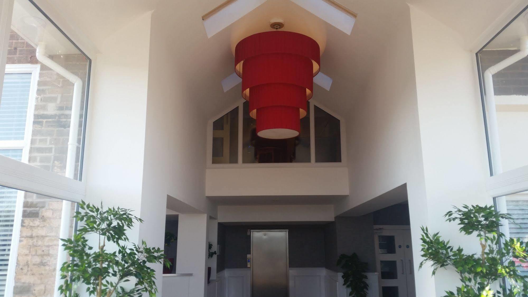 The Park Hotel Sefton Екстериор снимка