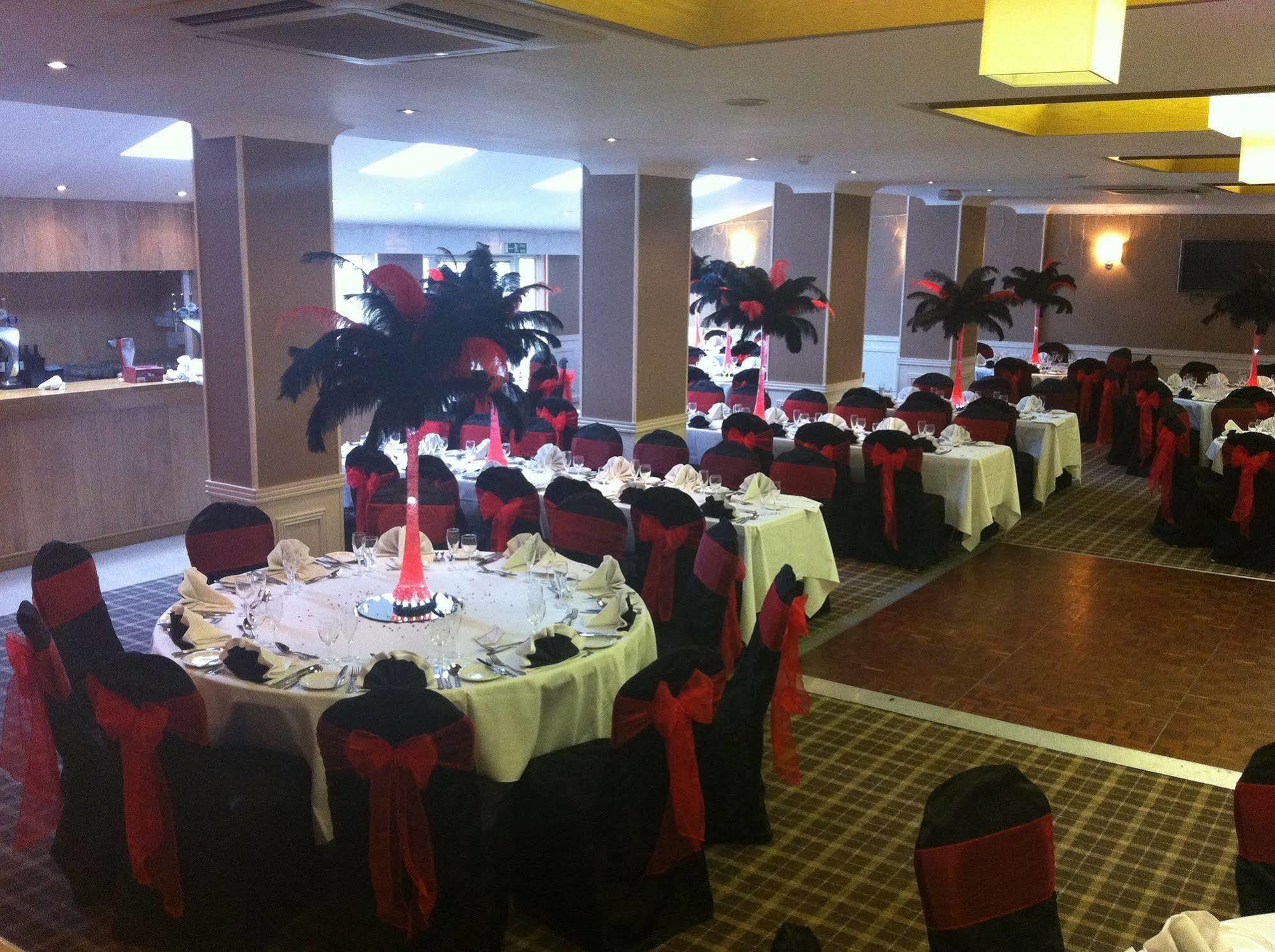 The Park Hotel Sefton Екстериор снимка